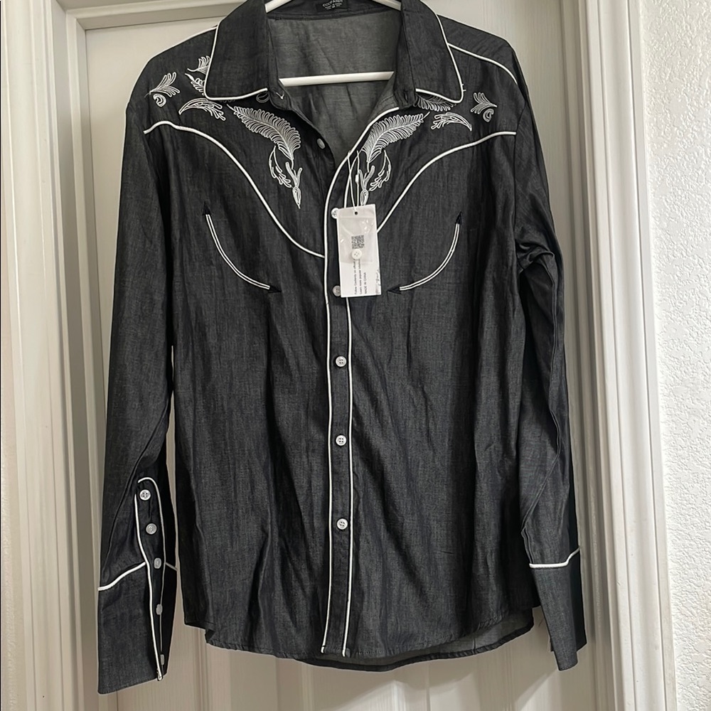 Coof Andy Western men’s Shirt with White Embroidery. size medium
